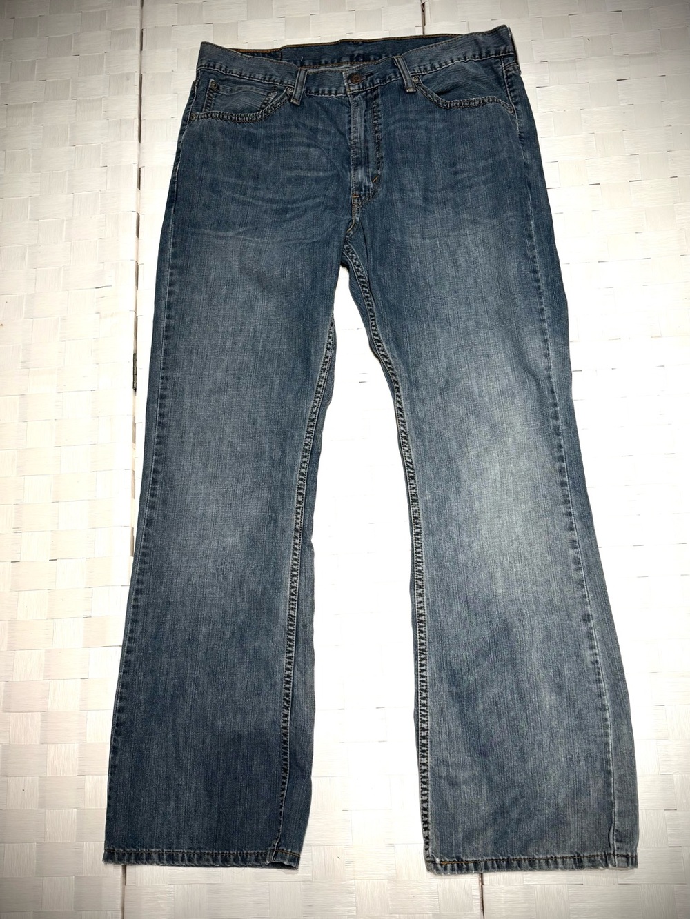 Levi's Men’s Blue Denim 527 Jeans With Tan Leather Patch in Back. Size 36x33